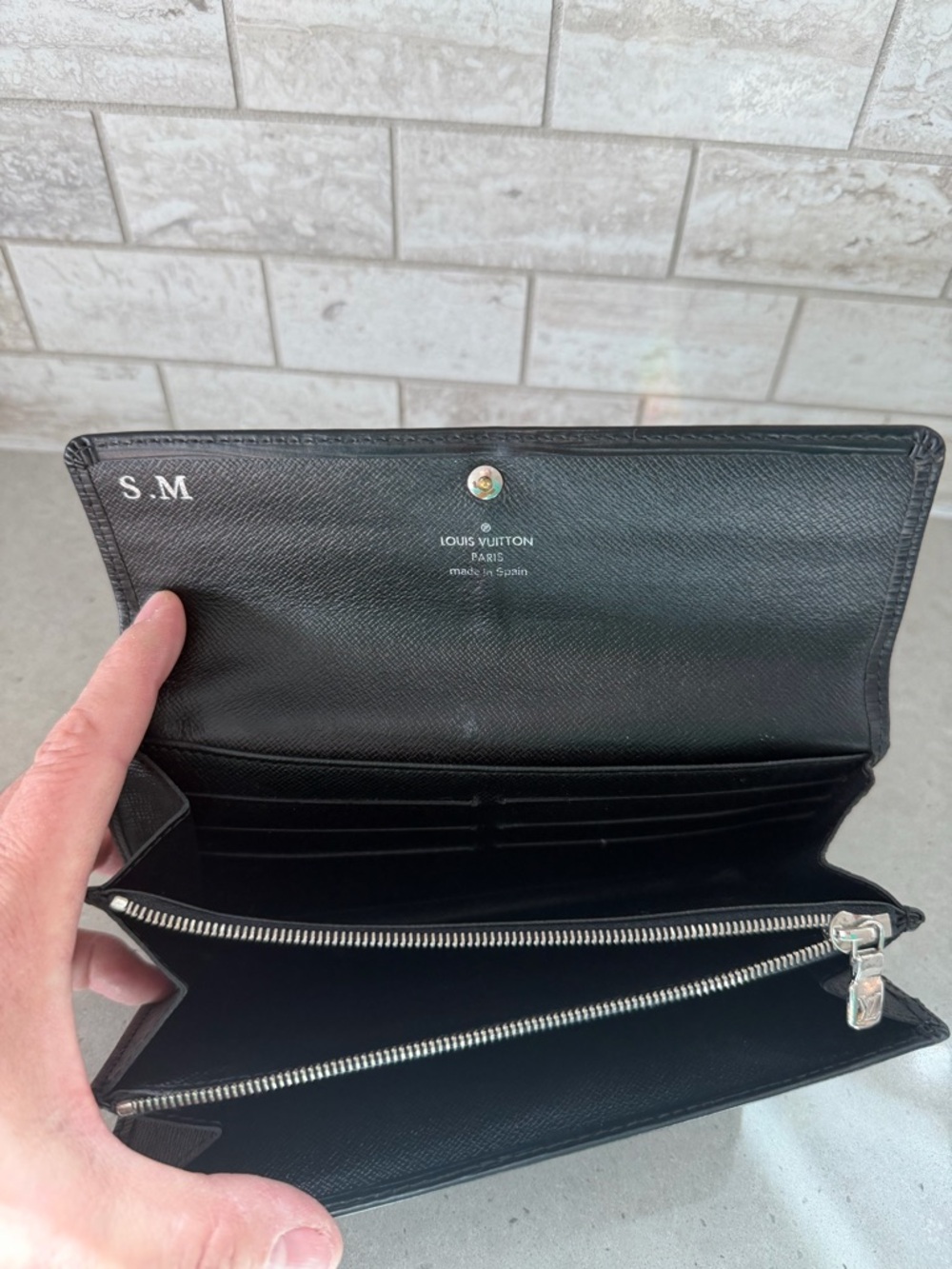 Authentic vintage Louis Vuitton Black Epi Leather Long Wallet - Picture 7 of 11